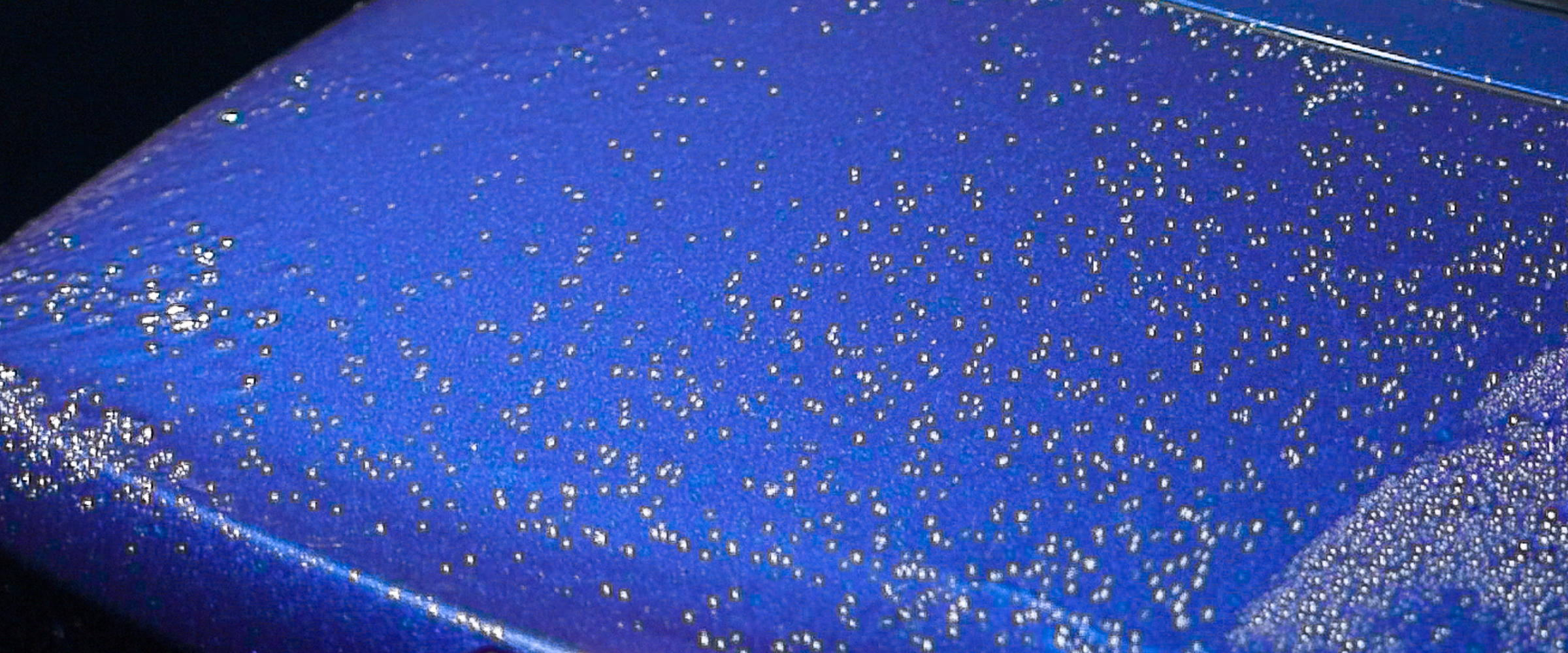 Ubeskyttet panel vises inden påføring af keramisk coating