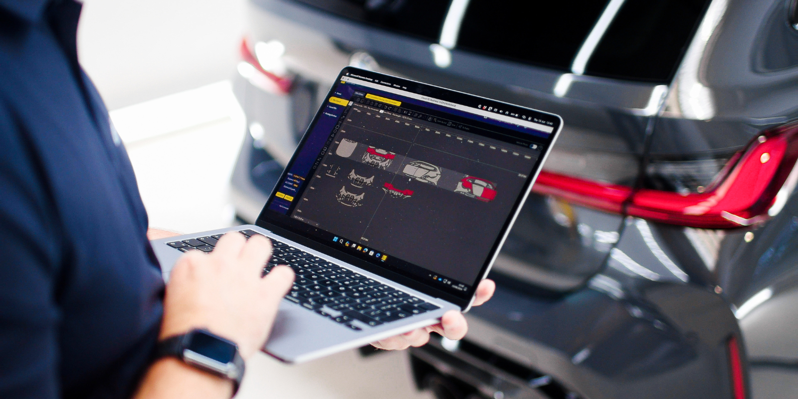 Database for PPF udskærings sytem vises på en bærbar pc