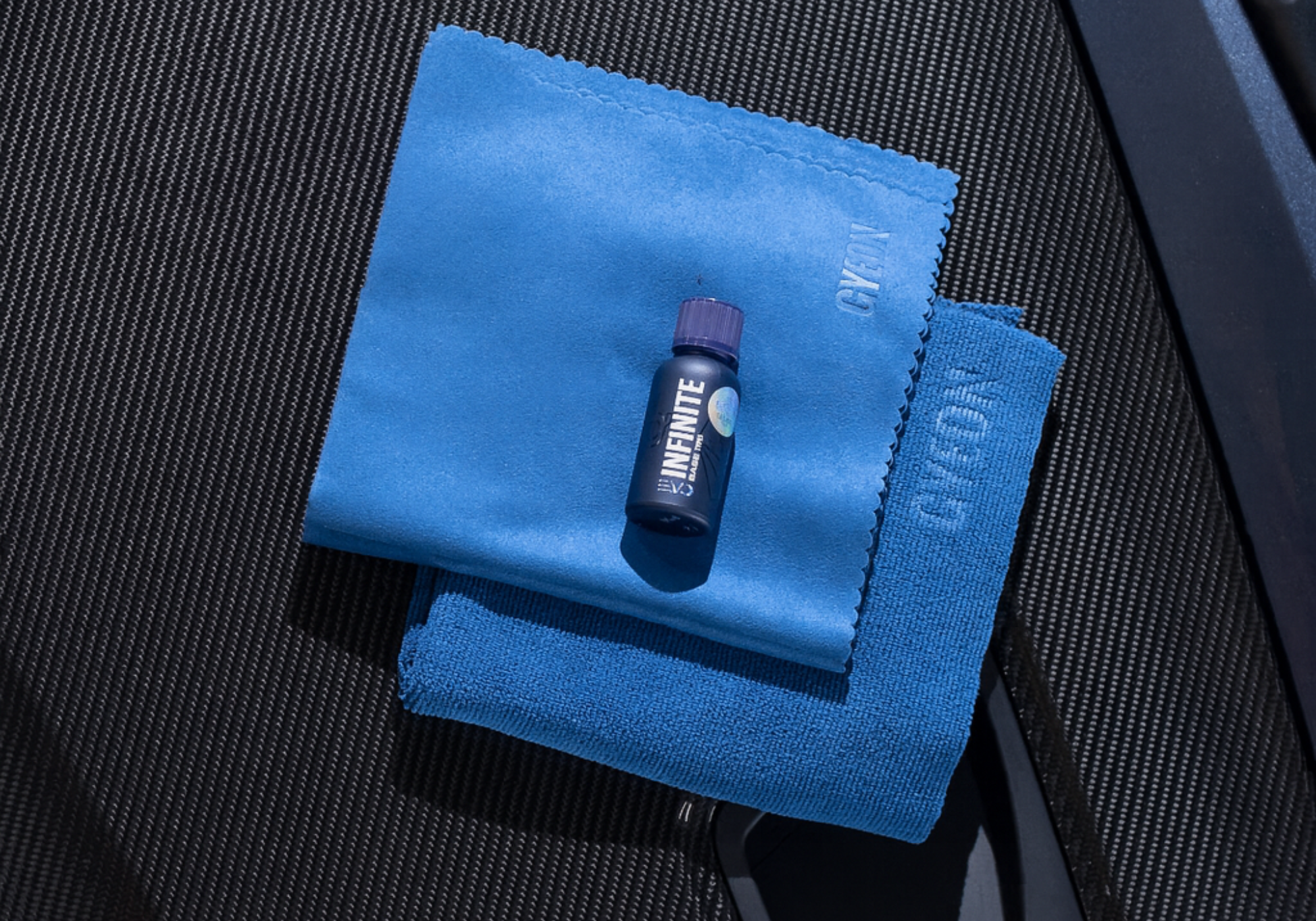 GYEON Q² Infinite keramisk coating på bil – professionel lakbeskyttelse udført af certificeret detailer hos Autoglow Detailing Center